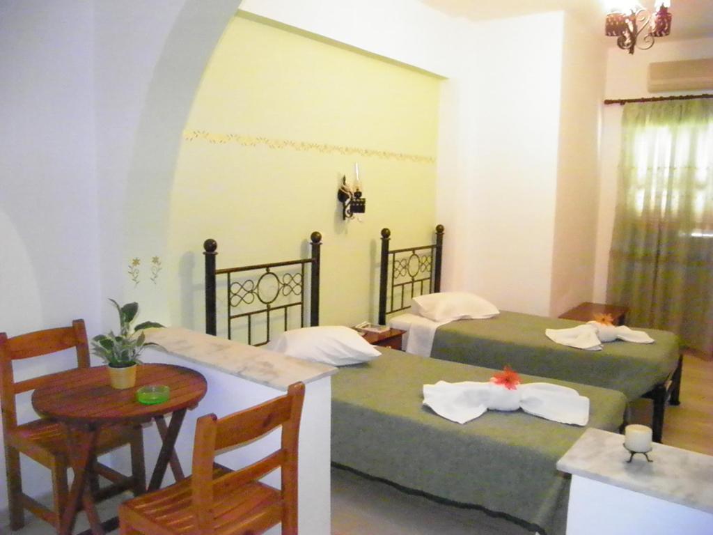 Mirsini Pansion Hotel Karterados  Kamer foto