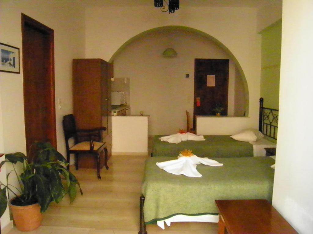 Mirsini Pansion Hotel Karterados  Kamer foto