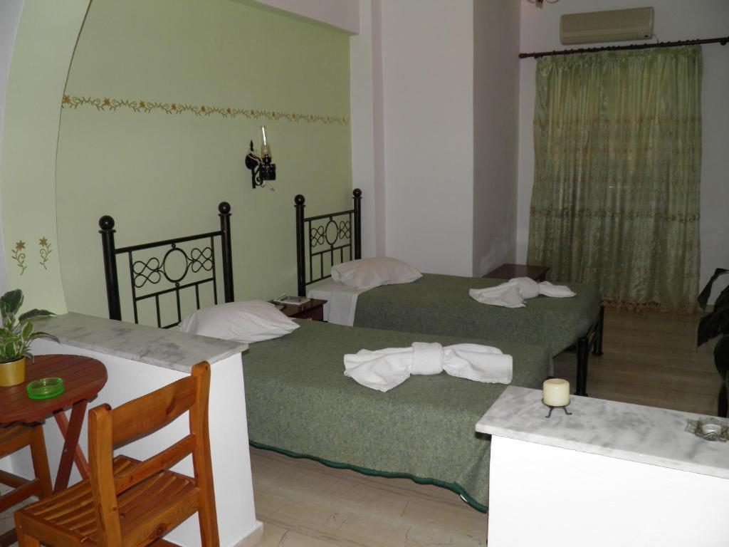 Mirsini Pansion Hotel Karterados  Buitenkant foto