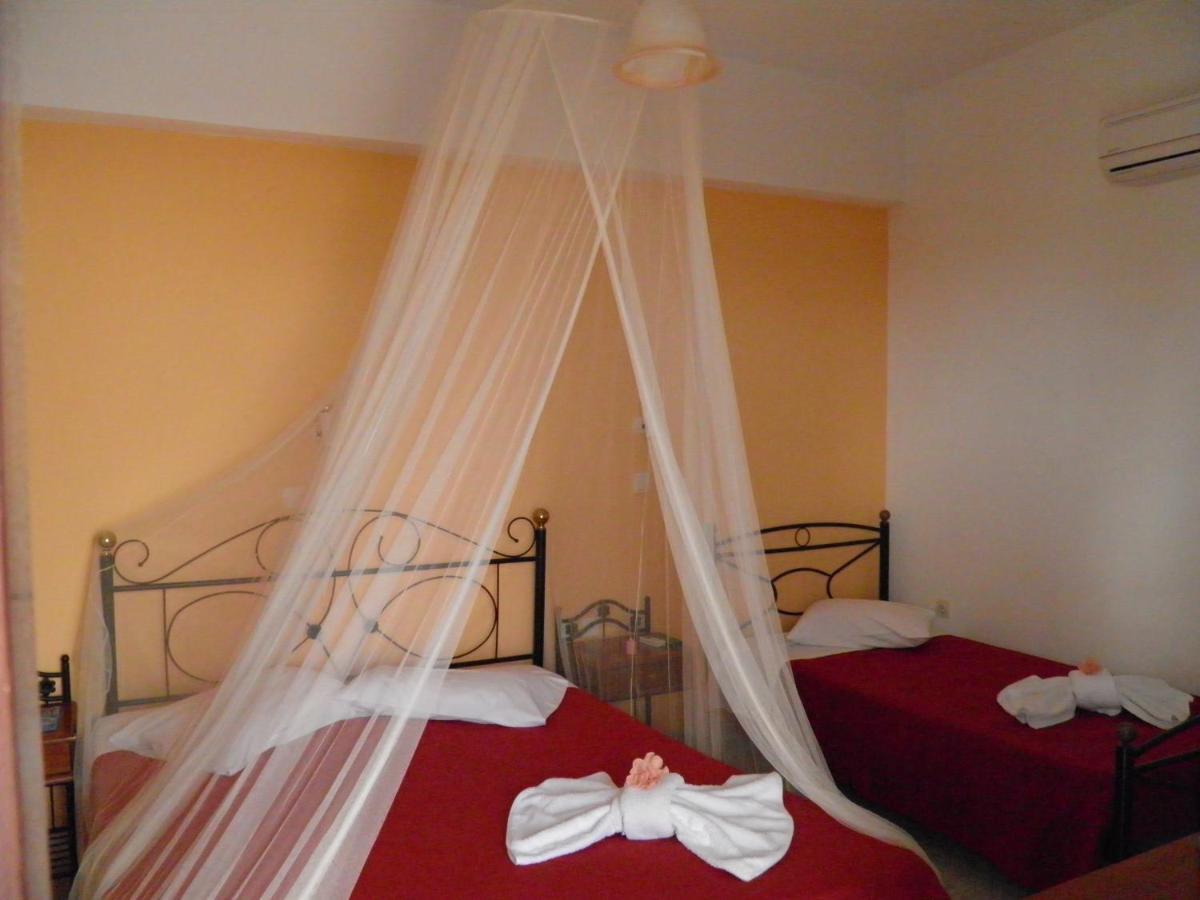 Mirsini Pansion Hotel Karterados  Buitenkant foto